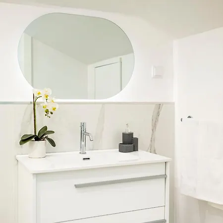 Sea & Mountain View T2 With Balcony - Panoramic Attic By Sabugo House Apartamento Relogio do Poiso